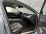 Volvo V60 B3 Essential | Google Maps navigatie | Trekhaak | Parkeersensoren Voor + Achter | Achteruitrijcamera | Sport pack | Draadloze telefoonlader | Apple Carplay / Android Auto | 18" velgen |