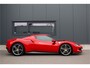 Ferrari 296 GTB 3.0 V6 Rosso Corsa | Lift | JBL | Ceramic | Passenger Display | Head Up | Carbon | Dealer | Apple Carplay | Camera | 830PK | Onderhoudscontract Ferrari 2029 | PPF Neus | Scuderia Ferrari Shields |