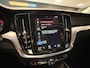 Volvo V60 2.0 T5 Momentum|PANO|DODEHOEK|CAMERA|HUD|TREKHAAK|LEDER|HARMAN|ACC|CARPLAY|STOELV|BLUETOOTH|18INCH|