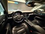 Volvo V60 2.0 T5 Momentum|PANO|DODEHOEK|CAMERA|HUD|TREKHAAK|LEDER|HARMAN|ACC|CARPLAY|STOELV|BLUETOOTH|18INCH|