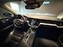 Volvo V60 2.0 T5 Momentum|PANO|DODEHOEK|CAMERA|HUD|TREKHAAK|LEDER|HARMAN|ACC|CARPLAY|STOELV|BLUETOOTH|18INCH|