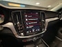 Volvo V60 2.0 T5 Momentum|PANO|DODEHOEK|CAMERA|HUD|TREKHAAK|LEDER|HARMAN|ACC|CARPLAY|STOELV|BLUETOOTH|18INCH|