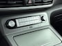 Hyundai Kona Electric EV PREMIUM 64 kWh | 3 FASE | WARMTEPOMP | LEDER | CLIMA | CRUISE ADAPTIEF | CAMERA | NAVI | STOEL- & STUURVERWARMING | 17'' LM VELGEN | PDC VOOR & ACHTER |