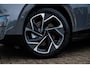Lynk & Co 02 More 66 kWh | Adaptive Cruise Control | Panoramadak | Harman Kardon Premium Audio Systeem | 360 gr. camera | Stoel/Stuurverwarming | Apple CarPlay/Android Auto | 20"LM-velgen | Tot 445 km elektrisch bereik