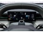 Lynk & Co 02 More 66 kWh | Adaptive Cruise Control | Panoramadak | Harman Kardon Premium Audio Systeem | 360 gr. camera | Stoel/Stuurverwarming | Apple CarPlay/Android Auto | 20"LM-velgen | Tot 445 km elektrisch bereik