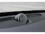 Volvo XC90 T8 Plug-in hybrid AWD Ultra Dark | Luchtvering | Panoramadak | Verwarmbare voorstoelen met massagefunctie | Premium audio by Bowers & Wilkins | 360 graden camera | Head up display | Luxe lederen bekleding | Trekhaak Elektrisch uitklapbaar | Apple Carplay & Android auto | Cruise control adaptief met Stop&Go en stuurhulp | Elektrisch bedienbare achterklep | Stuurwiel verwarmd