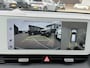 Hyundai Ioniq 5 Lounge 73kWh VAN: 30.900,- VOOR: 28.877,- UW LENTEVOORDEEL: 2.023,- | 100% SOH | AFNEEMBARE TREKHAAK| STOELVERWARMING + VENTILATIE| 360 CAMERA| HEAD-UP DISPLAY| ZONNEPANELENDAK |