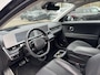 Hyundai Ioniq 5 Lounge 73kWh VAN: 30.900,- VOOR: 28.877,- UW LENTEVOORDEEL: 2.023,- | 100% SOH | AFNEEMBARE TREKHAAK| STOELVERWARMING + VENTILATIE| 360 CAMERA| HEAD-UP DISPLAY| ZONNEPANELENDAK |