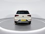 Volkswagen T-Roc 1.5 TSI 150pk DSG Life · Trekhaak · Stoelverwarming · Apple/Android Car Play · Navigatie · 18'' Velgen ·