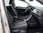 Volkswagen T-Roc 1.5 TSI 150pk DSG Life · Trekhaak · Stoelverwarming · Apple/Android Car Play · Navigatie · 18'' Velgen ·