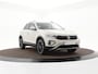 Volkswagen T-Roc 1.5 TSI 150pk DSG Life · Trekhaak · Stoelverwarming · Apple/Android Car Play · Navigatie · 18'' Velgen ·