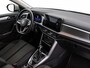 Volkswagen T-Roc 1.5 TSI 150pk DSG Life · Trekhaak · Stoelverwarming · Apple/Android Car Play · Navigatie · 18'' Velgen ·