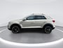 Volkswagen T-Roc 1.5 TSI 150pk DSG Life · Trekhaak · Stoelverwarming · Apple/Android Car Play · Navigatie · 18'' Velgen ·