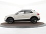Volkswagen T-Roc 1.5 TSI 150pk DSG Life · Trekhaak · Stoelverwarming · Apple/Android Car Play · Navigatie · 18'' Velgen ·