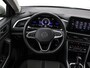 Volkswagen T-Roc 1.5 TSI 150pk DSG Life · Trekhaak · Stoelverwarming · Apple/Android Car Play · Navigatie · 18'' Velgen ·