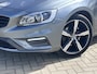 Volvo V60 2.0 T4 Business Sport | 18 inch Lichtmetalen velgen | Dubbele uitlaat |