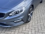 Volvo V60 2.0 T4 Business Sport | 18 inch Lichtmetalen velgen | Dubbele uitlaat |