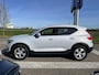 Volvo XC40 T2 Momentum Pro | Parkeercamera | Keyless Entry | Handgeschakeld |