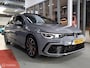 Volkswagen Golf 1.5 eTSI R-Line DSG PANORAMA SFEERVERL. IQ LIGHT VIRTUAL PDC CAMERA LEER