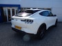 Ford Mustang Mach-E RWD 270PK 75 kWh | Adapt. Cruise | Leder | Camera | Dealer onderhouden | Hoge instap |