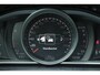 Volvo V40 Cross Country 1.5 T3 Polar+ Luxury | Afneembare Trekhaak | Panoramadak | Premium audio by Harman Kardon | Standkachel | Stoelverwarming | Lederen Bekleding | Achteruitrijcamera | Parkeersensoren Voor & Achter | Cruise Control | DAB | Navigatie | Bluetooth | Volvo On Call |