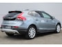Volvo V40 Cross Country 1.5 T3 Polar+ Luxury | Afneembare Trekhaak | Alarmklasse 3 | Standkachel |Stoelverwarming | Harman/Kardon | Lederen Bekleding | Panoramadak | Achteruitrijcamera | Parkeersensoren Voor & Achter | Cruise Control | DAB | Navigatie | Bluetooth | Volvo On Call |