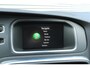 Volvo V40 Cross Country 1.5 T3 Polar+ Luxury | Afneembare Trekhaak | Panoramadak | Premium audio by Harman Kardon | Standkachel | Stoelverwarming | Lederen Bekleding | Achteruitrijcamera | Parkeersensoren Voor & Achter | Cruise Control | DAB | Navigatie | Bluetooth | Volvo On Call |