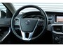Volvo V40 Cross Country 1.5 T3 Polar+ Luxury | Afneembare Trekhaak | Panoramadak | Premium audio by Harman Kardon | Standkachel | Stoelverwarming | Lederen Bekleding | Achteruitrijcamera | Parkeersensoren Voor & Achter | Cruise Control | DAB | Navigatie | Bluetooth | Volvo On Call |