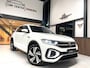 Volkswagen T-Roc 1.5 TSI R-Line/ Camera/ Massage/ IQ LED/ 18''LMV/ CarPlay