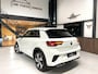 Volkswagen T-Roc 1.5 TSI R-Line/ Camera/ Massage/ IQ LED/ 18''LMV/ CarPlay