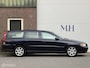 Volvo V70 2.4 Momentum BTW Dealer onderhouden 2De Eigenaar