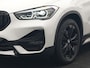 BMW X1 xDrive25e Sportline PHEV 221pk Dealer O.H | Trekhaak Afn. | Panodak | Head Up | Camera | Harman / Kardon | Sportstoelen Memory & Verwarmd | Keyless | Apple Carplay | BMW LED | Sfeerverlichting | Navigatie | DAB | 18" L.M | Plug In Hybrid |