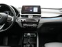 BMW X1 xDrive25e Sportline PHEV 221pk Dealer O.H | Trekhaak Afn. | Panodak | Head Up | Camera | Harman / Kardon | Sportstoelen Memory & Verwarmd | Keyless | Apple Carplay | BMW LED | Sfeerverlichting | Navigatie | DAB | 18" L.M | Plug In Hybrid |