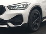 BMW X1 xDrive25e Sportline PHEV 221pk Dealer O.H | Trekhaak Afn. | Panodak | Head Up | Camera | Harman / Kardon | Sportstoelen Memory & Verwarmd | Keyless | Apple Carplay | BMW LED | Sfeerverlichting | Navigatie | DAB | 18" L.M | Plug In Hybrid |