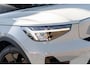 Volvo EX40 Single Motor Ext. Range Plus Bl. Ed. Europa 82 kWh | Google | Long Range | Harman Kardon Audio | Adaptieve Cruise Control | Camera | Getint Glas | Warmtepomp | Stoelverwarming Voor + Achter | Park Assist | LED Koplampen | 20" LM