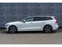 Volvo V60 T6 Plug-in hybrid AWD Essential | Google | Longe Range | Stuurverwarming | Park Assist | Getint Glas | Stoelverwarming Voor + Achter | Zwarte Hemelbekleding | Camera | Lederen Bekleding | Zitverlenging | 19" LM