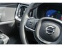 Volvo V60 T6 Plug-in hybrid AWD Essential | Google | Longe Range | Stuurverwarming | Park Assist | Getint Glas | Stoelverwarming Voor + Achter | Zwarte Hemelbekleding | Camera | Lederen Bekleding | Zitverlenging | 19" LM