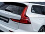 Volvo V60 T6 Plug-in hybrid AWD Essential | Google | Longe Range | Stuurverwarming | Park Assist | Getint Glas | Stoelverwarming Voor + Achter | Zwarte Hemelbekleding | Camera | Lederen Bekleding | Zitverlenging | 19" LM