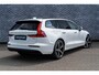 Volvo V60 T6 Plug-in hybrid AWD Essential | Google | Longe Range | Stuurverwarming | Park Assist | Getint Glas | Stoelverwarming Voor + Achter | Zwarte Hemelbekleding | Camera | Lederen Bekleding | Zitverlenging | 19" LM
