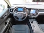 Volvo V60 B3 163pk Mild Hybrid Aut Essential/ Navigatie/ 19 Inch velgen/ Apple Carplay/ DAB/ Camera achter/ 1 Eigenaar/ Origineel NL/ NAP