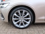 Volvo V60 B3 163pk Mild Hybrid Aut Essential/ Navigatie/ 19 Inch velgen/ Apple Carplay/ DAB/ Camera achter/ 1 Eigenaar/ Origineel NL/ NAP