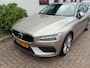 Volvo V60 B3 163pk Mild Hybrid Aut Essential/ Navigatie/ 19 Inch velgen/ Apple Carplay/ DAB/ Camera achter/ 1 Eigenaar/ Origineel NL/ NAP
