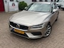 Volvo V60 B3 163pk Mild Hybrid Aut Essential/ Navigatie/ 19 Inch velgen/ Apple Carplay/ DAB/ Camera achter/ 1 Eigenaar/ Origineel NL/ NAP