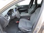 Volvo V60 B3 163pk Mild Hybrid Aut Essential/ Navigatie/ 19 Inch velgen/ Apple Carplay/ DAB/ Camera achter/ 1 Eigenaar/ Origineel NL/ NAP