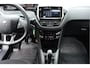 Peugeot 208 1.2 PureTech Style Pack O.a: Trekhaak, 15 inch L.M. met All-Season, Pdc, Clima, Cruise, Navi, Etc.  Rijklaar! All-In prijs.
