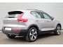 Volvo XC40 B4 Automaat Plus Dark | All-Season Banden | Elektrisch Verstelbare Voorstoelen | Inklapbare Trekhaak | Keyles Entry | Elektrische Achterklep | BLIS | Harman/Kardon Audio | Parkeersensoren Voor & Achter | Achteruitrijcamera | Adaptieve Cruise Control | Pilot Assist | Stoelverwarming | Stuurverwarming