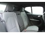 Volvo XC40 B4 Automaat Plus Dark | All-Season Banden | Elektrisch Verstelbare Voorstoelen | Inklapbare Trekhaak | Keyles Entry | Elektrische Achterklep | BLIS | Harman/Kardon Audio | Parkeersensoren Voor & Achter | Achteruitrijcamera | Adaptieve Cruise Control | Pilot Assist | Stoelverwarming | Stuurverwarming