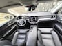 Volvo V60 2.0 B3 Momentum Leder, stoel en stuurverwarming, trekhaak inklapbaar, nieuwe banden, carplay & aidroid, DAB+, 1e eigenaar
