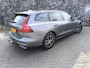 Volvo V60 2.0 B3 Momentum Leder, stoel en stuurverwarming, trekhaak inklapbaar, nieuwe banden, carplay & aidroid, DAB+, 1e eigenaar