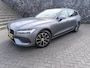 Volvo V60 2.0 B3 Momentum Leder, stoel en stuurverwarming, trekhaak inklapbaar, nieuwe banden, carplay & aidroid, DAB+, 1e eigenaar